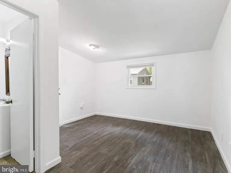 211 Broad St — Photo 9
