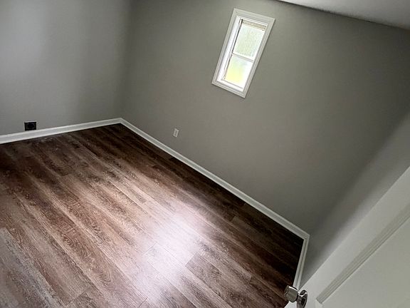 3rd image of 5086 Long St