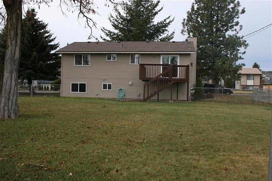 2nd image of 4814 N Rees Rd