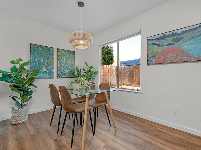 334 W Lexington Ave #103 — Photo 8