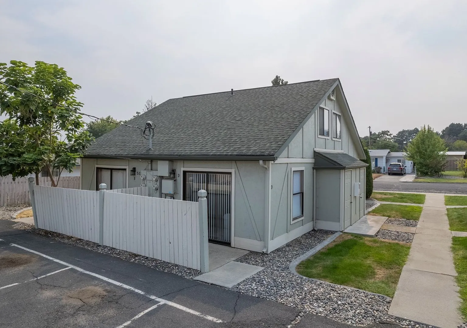 Loft-Style 1-Bedroom | Downtown Moses Lake | $850/Mo | Water/Sewer/Garbage Included — Photo 2