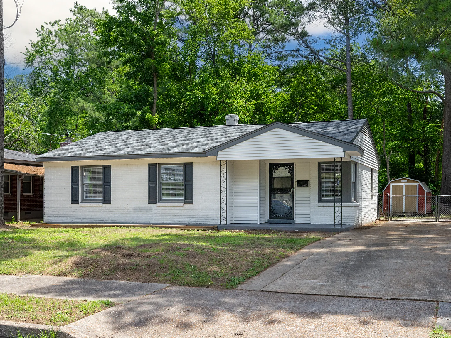 3 bed, 977 sqft, $1,575 — Photo 2