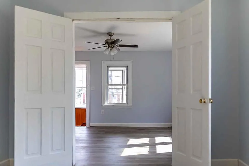 102 Thomas St — Photo 1