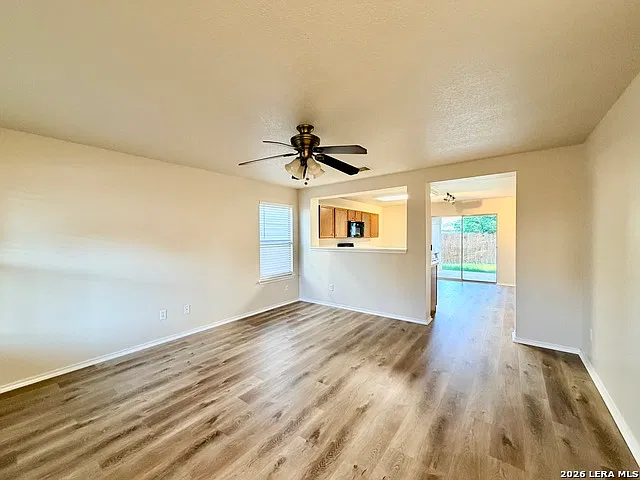3 bed, 2.5 bath, 1446 sqft, $1,700 — Photo 4