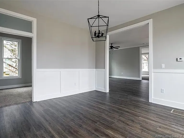 532 E Chestnut St — Photo 13