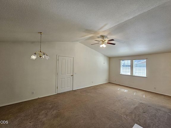 5th image of 369 E Saint Helens Ave