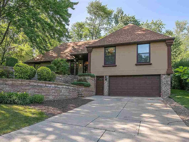 2560 Dunbar Ln — Photo 4