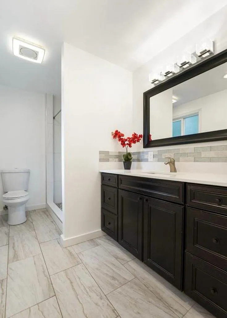 3 bed, 2.5 bath, 1640 sqft, $3,950 — Photo 2