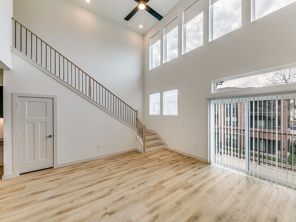 1st image of 511 N Ewing Ave #214