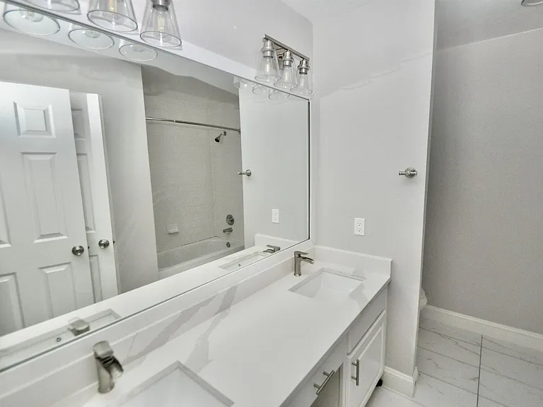 8819 Hedgestone Ct — Photo 24