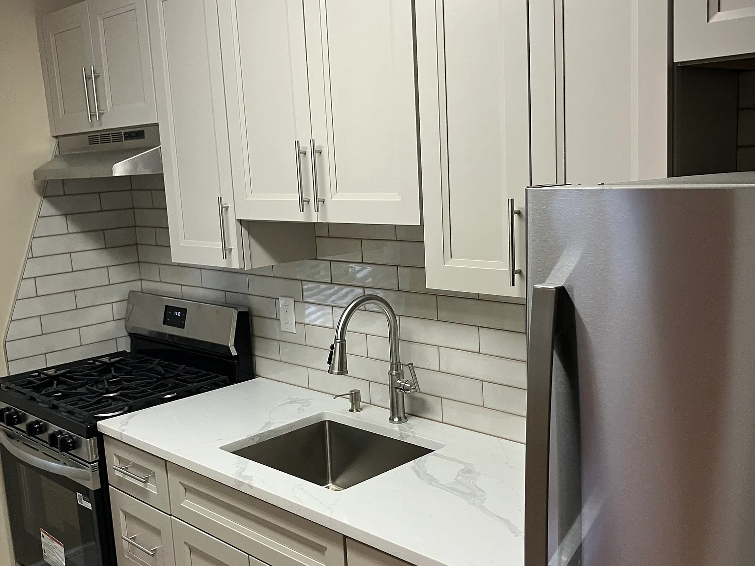 1100 Collings Ave — Photo 2