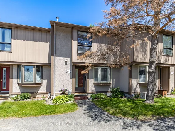 1897 Stonehenge Cres, Ottawa, ON K1B 4N7