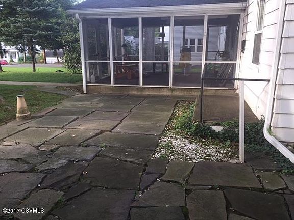 Patio and Screened Porch (2)