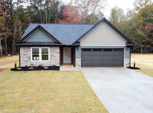 220 Pine Grove Cir, Chesnee, SC 29323