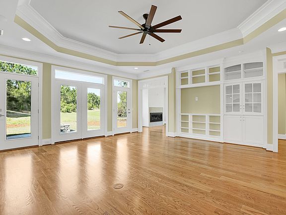3rd image of 3731 Winstead Circle SE