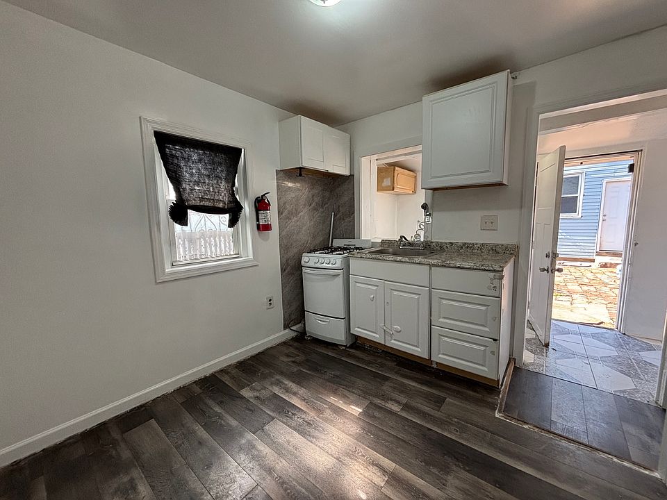 1st image of 247 Inslee Pl Floor 3