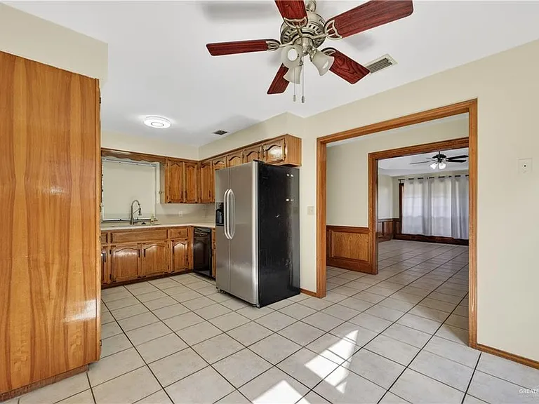 606 Silva Dr — Photo 5