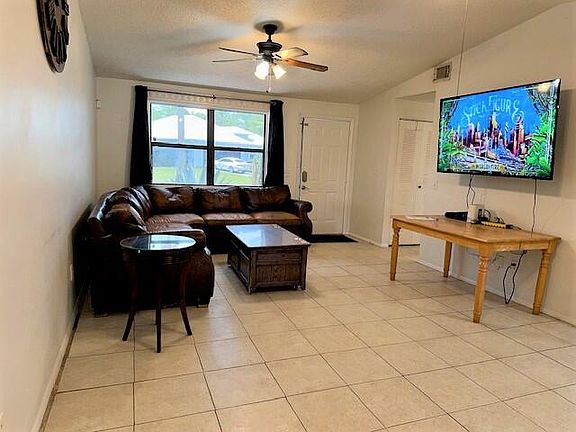 4th image of 755 SW Babbit Drive