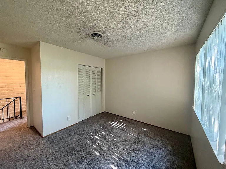 3260-3276 3306 Alexander Dr — Photo 12