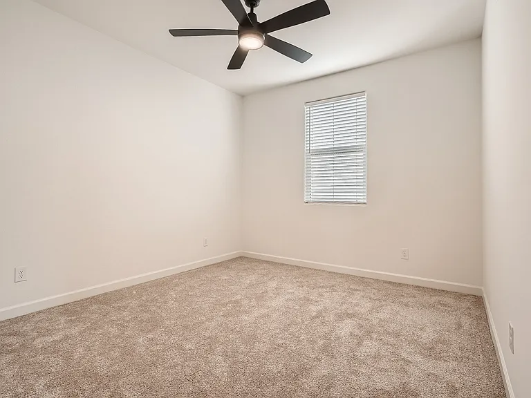 15550 S 181st Ln — Photo 2
