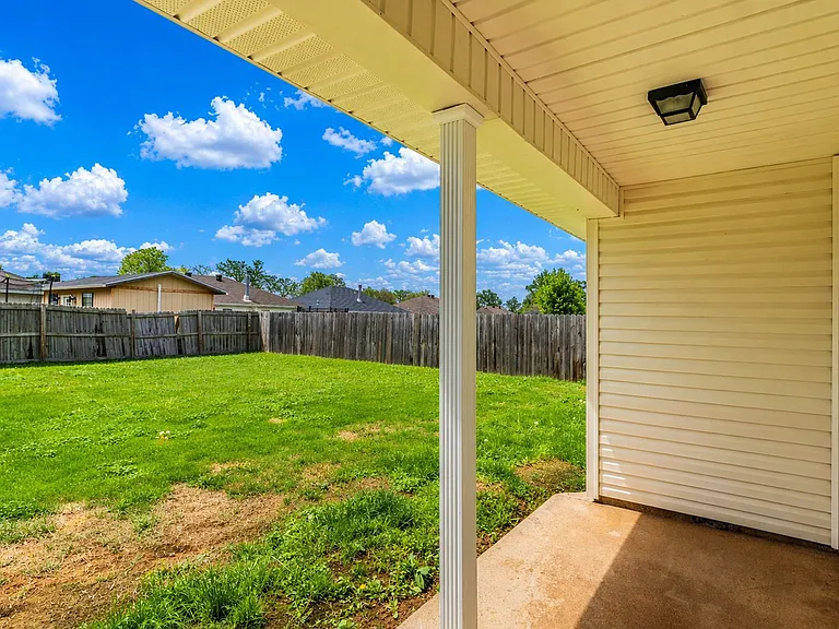 6206 SW Meadow Well Ave — Photo 15