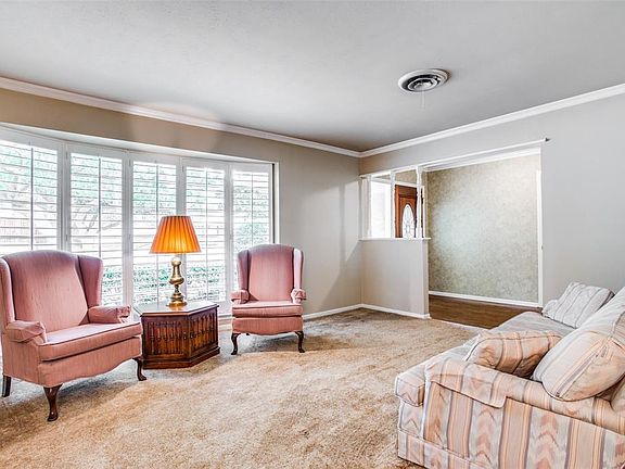 4th image of 3721 Glenmont Dr