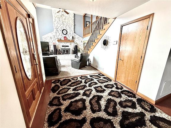 5th image of 229 E 16th St