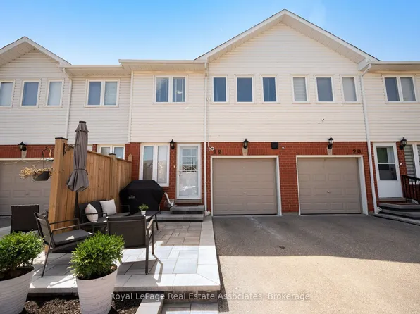 1485 Torrington Dr #19, Mississauga, ON L5V 1Y3