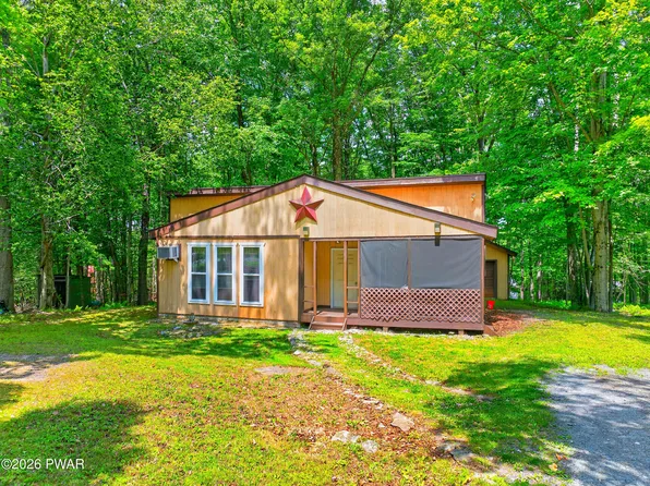 521 Cedarwood Ter, Hamlin, PA 18427