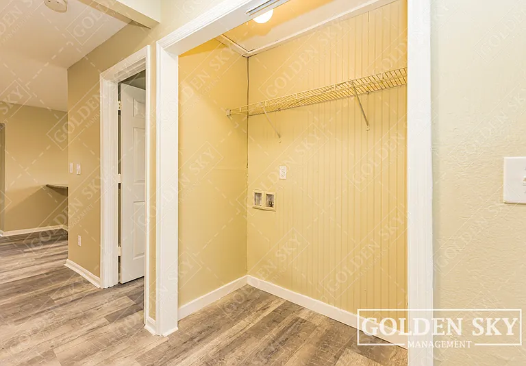 2109 S Hoyt Ave — Photo 15