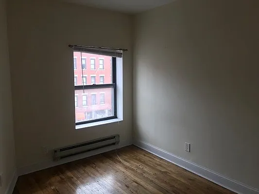 Rented by Salon Realty Corp | media 23