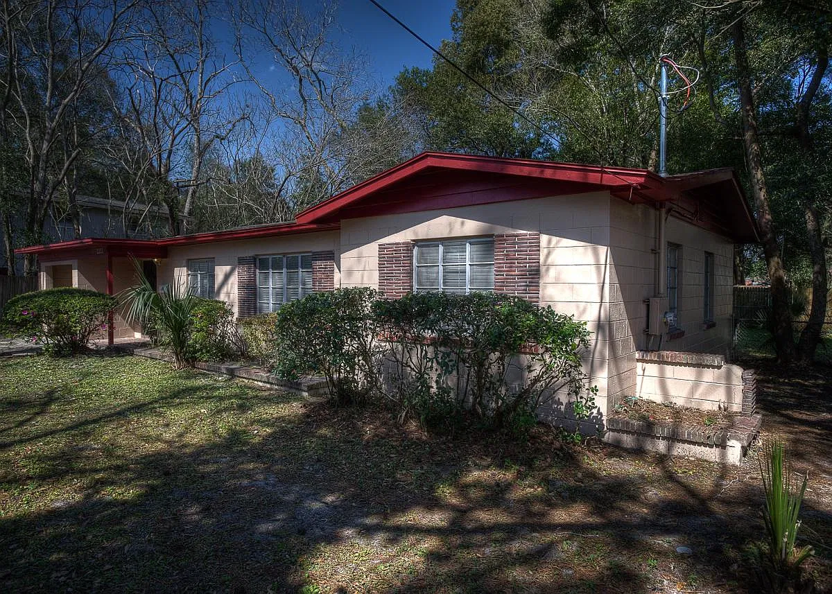 3 bed, 1244 sqft, $1,350 — Photo 2