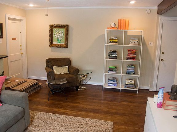 3rd image of 1830 Moser Ave #300