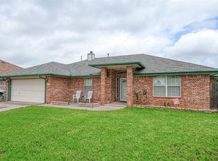 832 Old Mill Rd, Moore, OK 73160