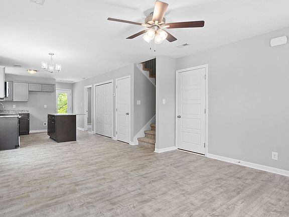 5th image of 406 Hillside Dr Lot 24