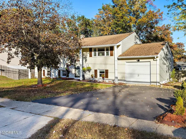 28 Salem Hill Road, Howell, NJ 07731