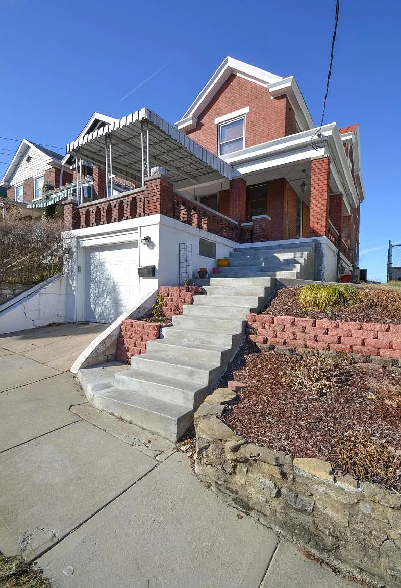 15 15th Street — Photo 3