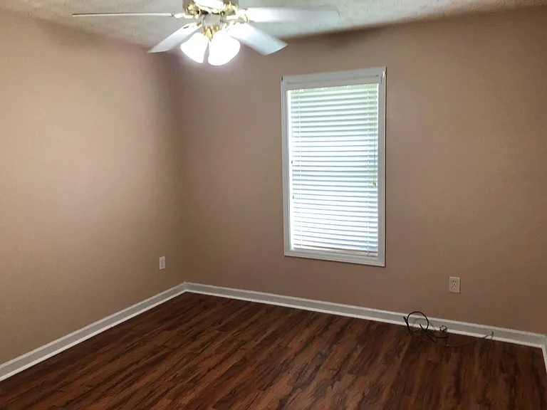 185 Butler Bridge Cir — Photo 37