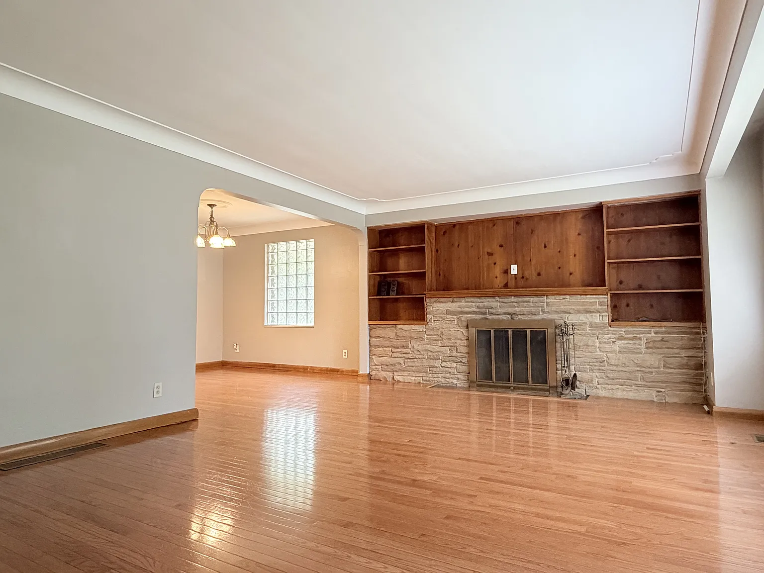 2 bed, 1.5 bath, $2,000 — Photo 3