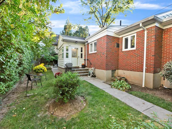 125 Bertha Place image 22 of 24