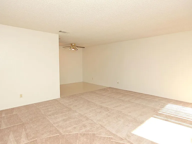 1050 Minnewawa Ave — Photo 27