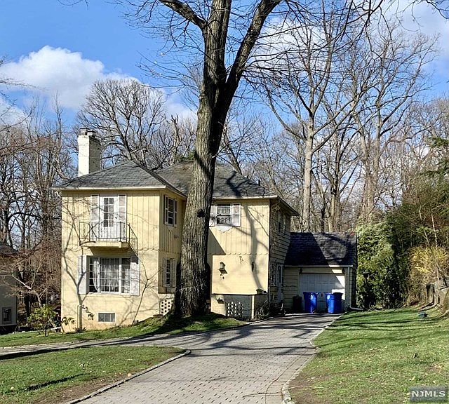 135 Hudson Ave Tenafly Nj 07670 Mls 21011694 Zillow