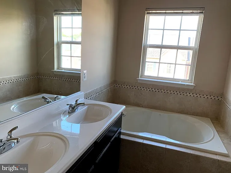 11876 Country Squire Way — Photo 16
