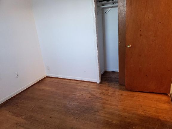 4th image of 909 E Forest Ave