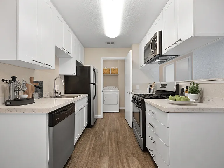 Cobblestone Creek Apartments — Photo 53