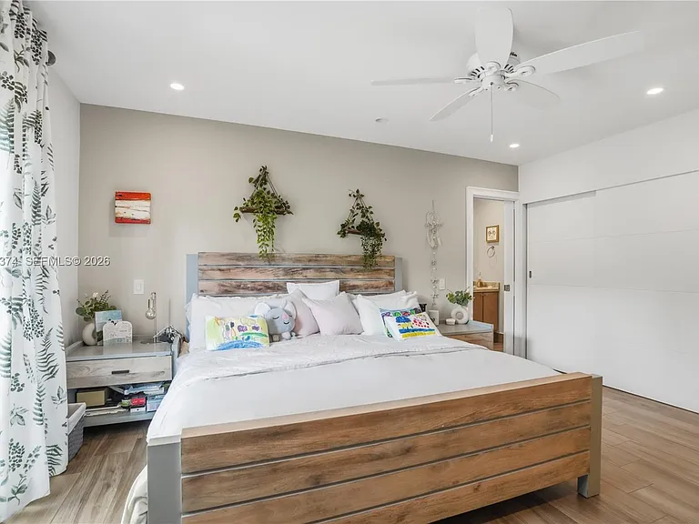 7830 SW 53rd Pl — Photo 12
