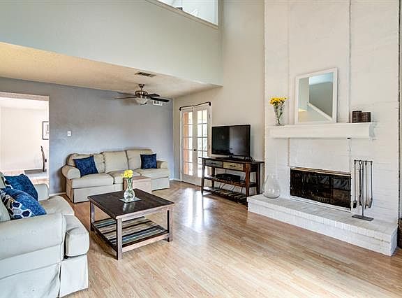 4th image of 704 Middle Cove Dr