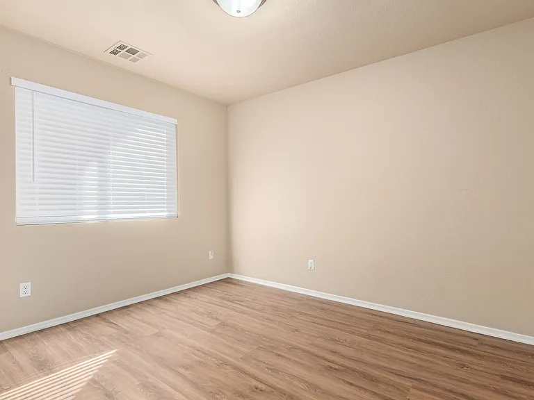 1621 E Ash Ave — Photo 14