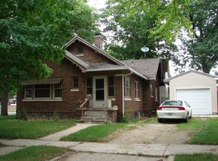 501 Riverside Dr, Charles City, IA 50616