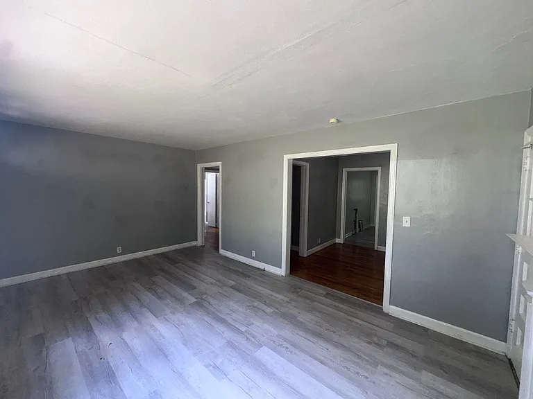 1529 Charlotte Ave — Photo 3